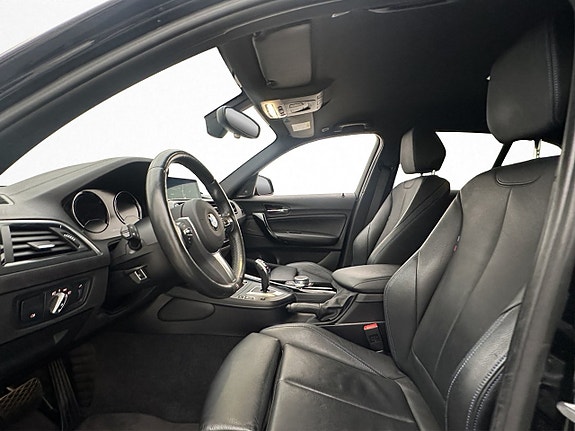 BMW M140i 11 of 30