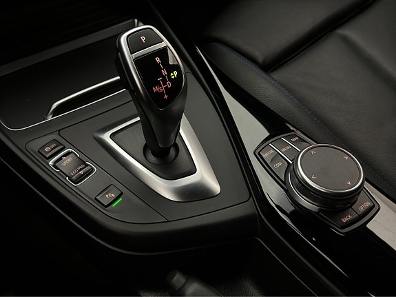 BMW M140i 26 of 30