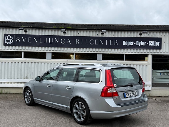 Volvo V70 4 of 5