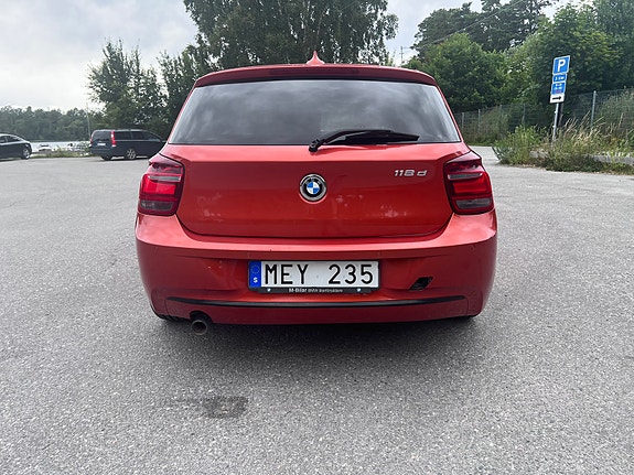 BMW 118d 8 of 24
