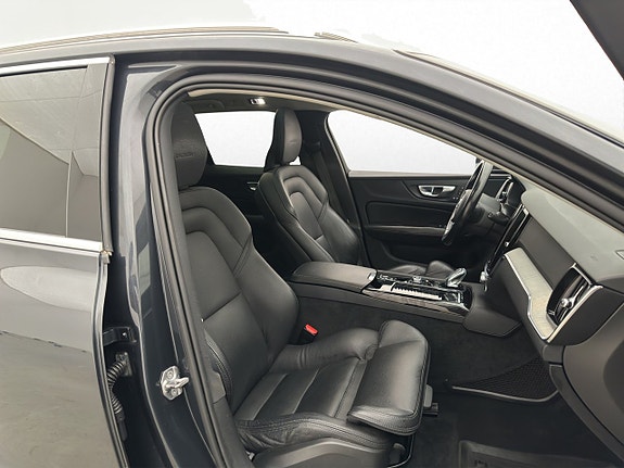 Volvo V60 10 of 30
