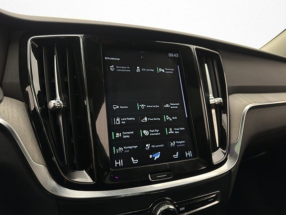 Volvo V60 22 of 30