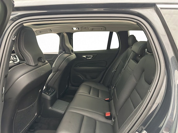 Volvo V60 13 of 30