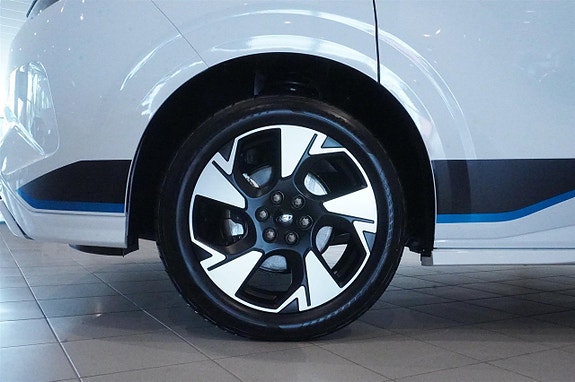 Ford Transit Custom 13 of 13
