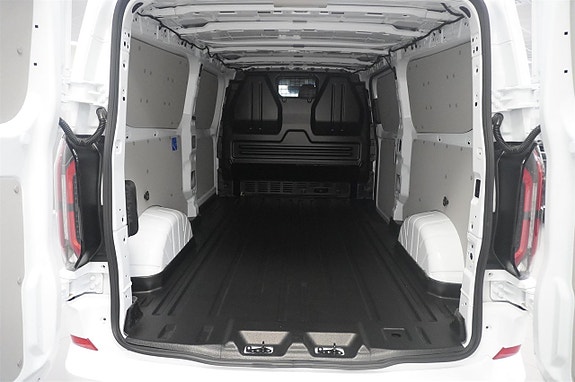 Ford Transit Custom 8 of 19