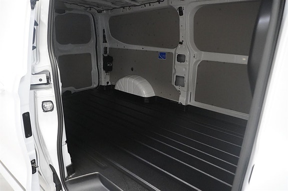 Ford Transit Custom 9 of 19