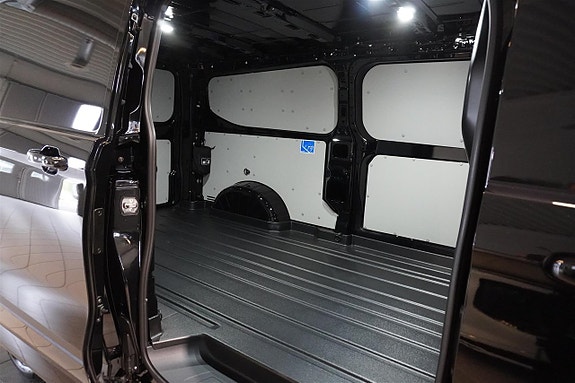 Ford Transit Custom 12 of 20
