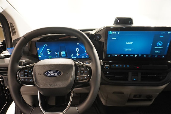 Ford Transit Custom 13 of 16