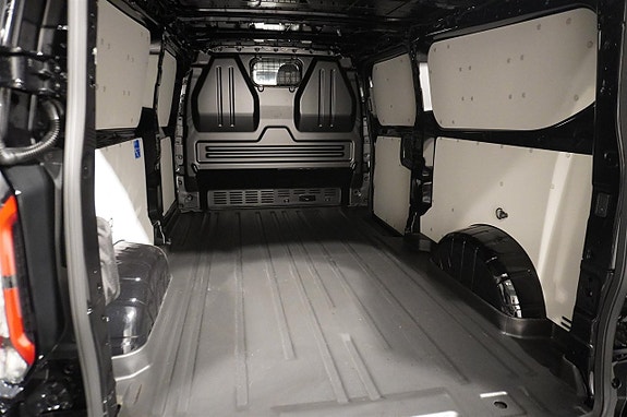 Ford Transit Custom 10 of 16