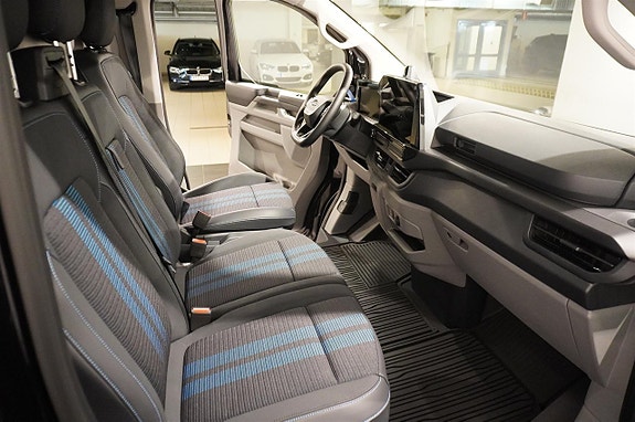 Ford Transit Custom 12 of 16