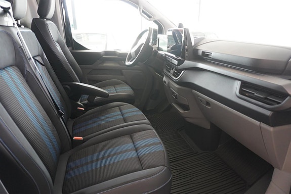 Ford Transit Custom 9 of 26
