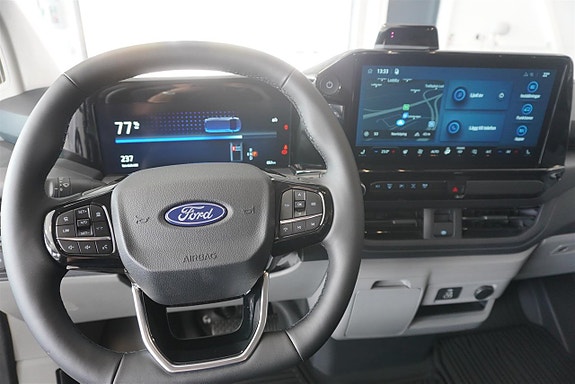 Ford Transit Custom 11 of 26
