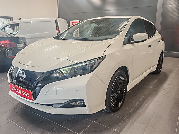 Nissan Leaf 3 of 5