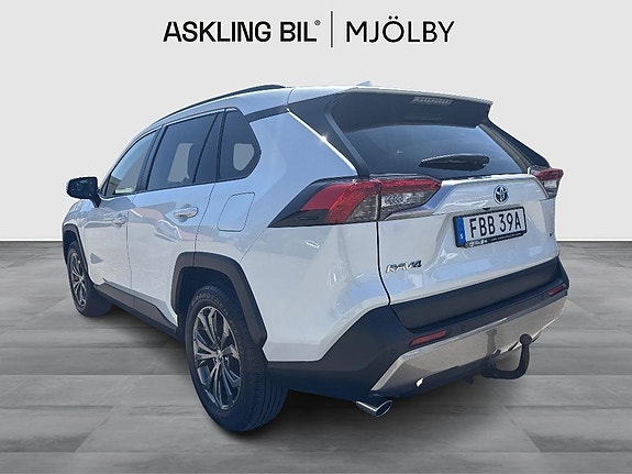 Toyota RAV4 2 of 5