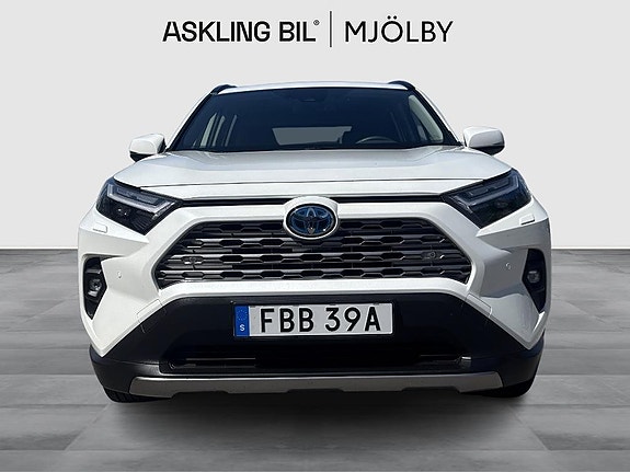 Toyota RAV4 5 of 5