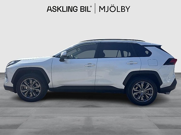Toyota RAV4 3 of 5