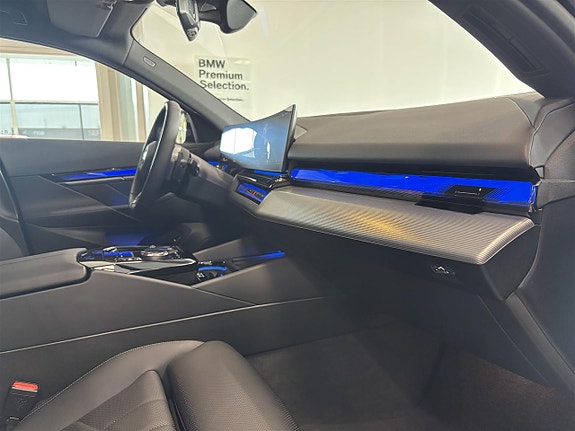 BMW 530e 12 of 14
