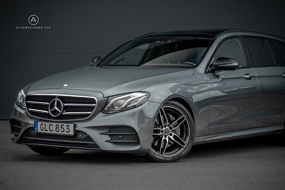 Mercedes-Benz E220 2 of 25