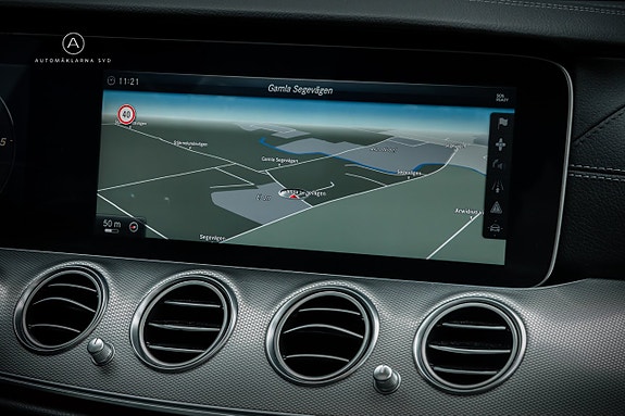 Mercedes-Benz E220 11 of 25