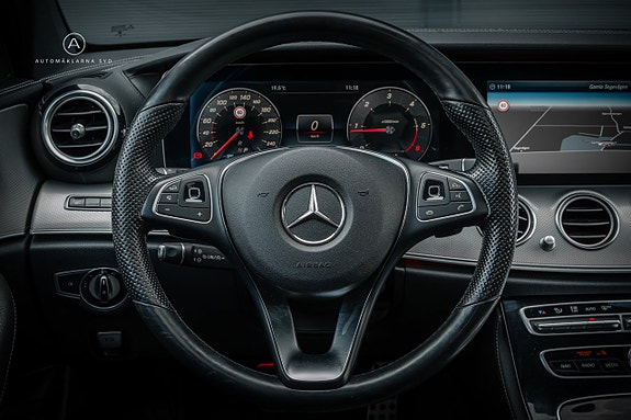 Mercedes-Benz E220 8 of 25