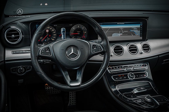 Mercedes-Benz E220 7 of 25