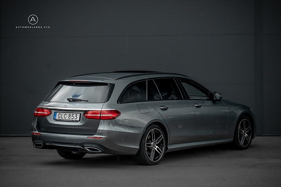 Mercedes-Benz E220 23 of 25