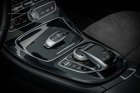 Mercedes-Benz E220 10 of 25