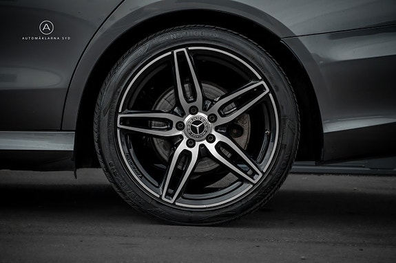 Mercedes-Benz E220 22 of 25