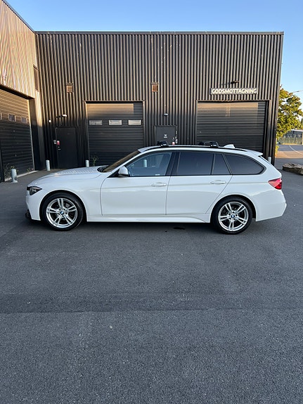 BMW 320i 4 of 10