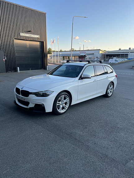 BMW 320i 3 of 10