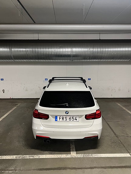 BMW 320i 8 of 10