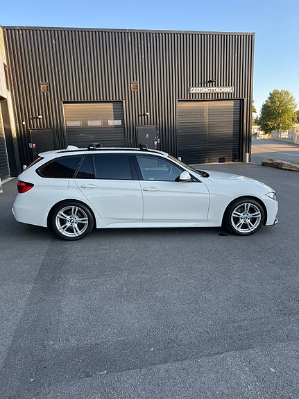 BMW 320i 5 of 10