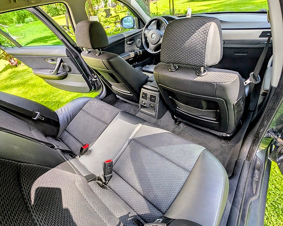 BMW 330xd 7 of 12