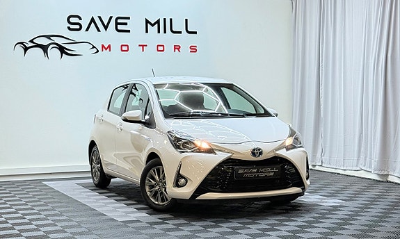Toyota Yaris 2 of 12