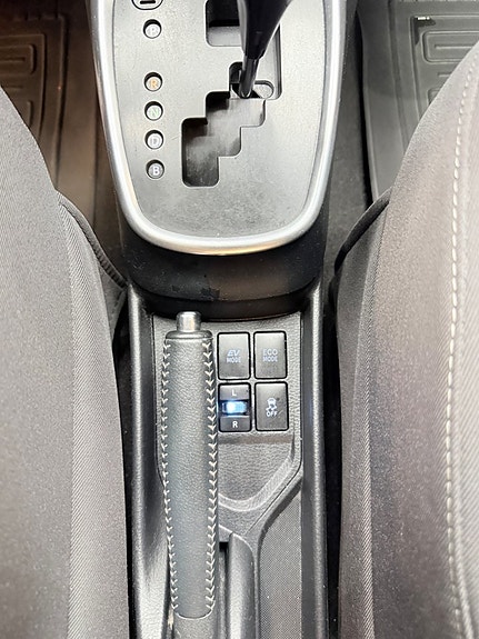 Toyota Yaris 10 of 12