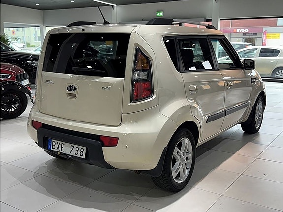 Kia Soul 2 of 5