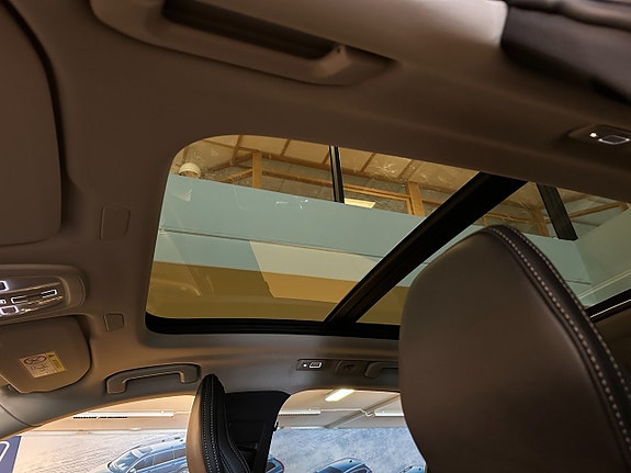 Volvo XC60 11 of 20