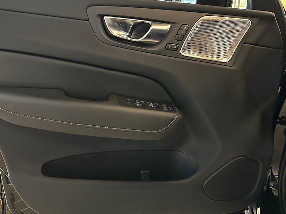 Volvo XC60 17 of 20
