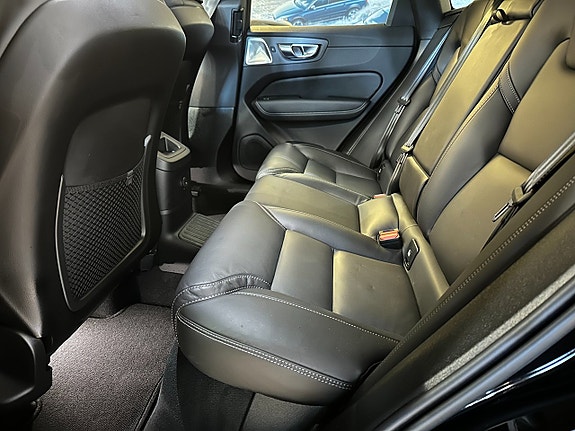Volvo XC60 3 of 20