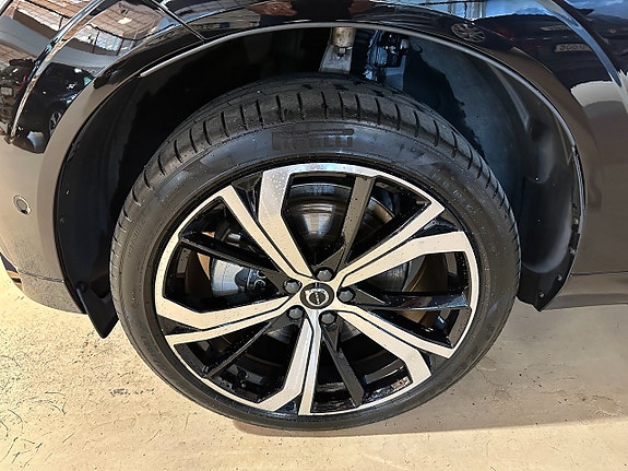 Volvo XC60 7 of 20