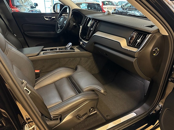 Volvo XC60 6 of 20