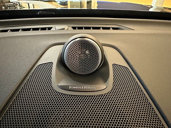 Volvo XC60 15 of 20