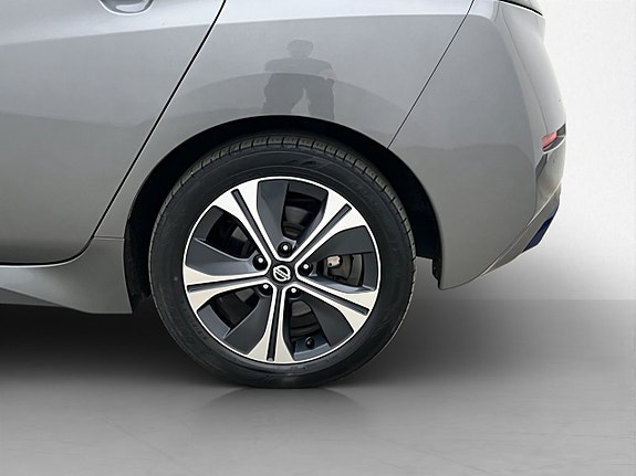 Nissan Leaf 27 of 29