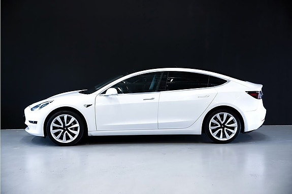Tesla Model 3 3 of 11