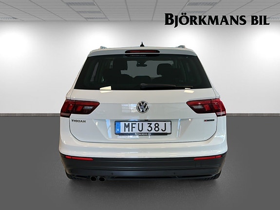 Volkswagen Tiguan 5 of 5