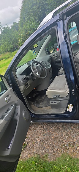 Nissan Quest 10 of 13