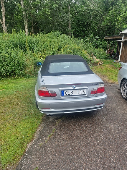 BMW 330Ci 2 of 5