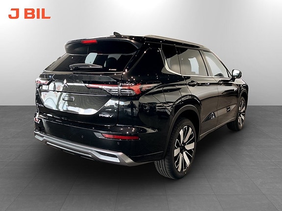 Mitsubishi Outlander 2 of 9