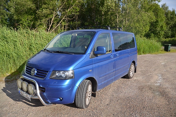 Volkswagen Multivan 2 of 5
