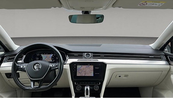 Volkswagen Passat 7 of 10